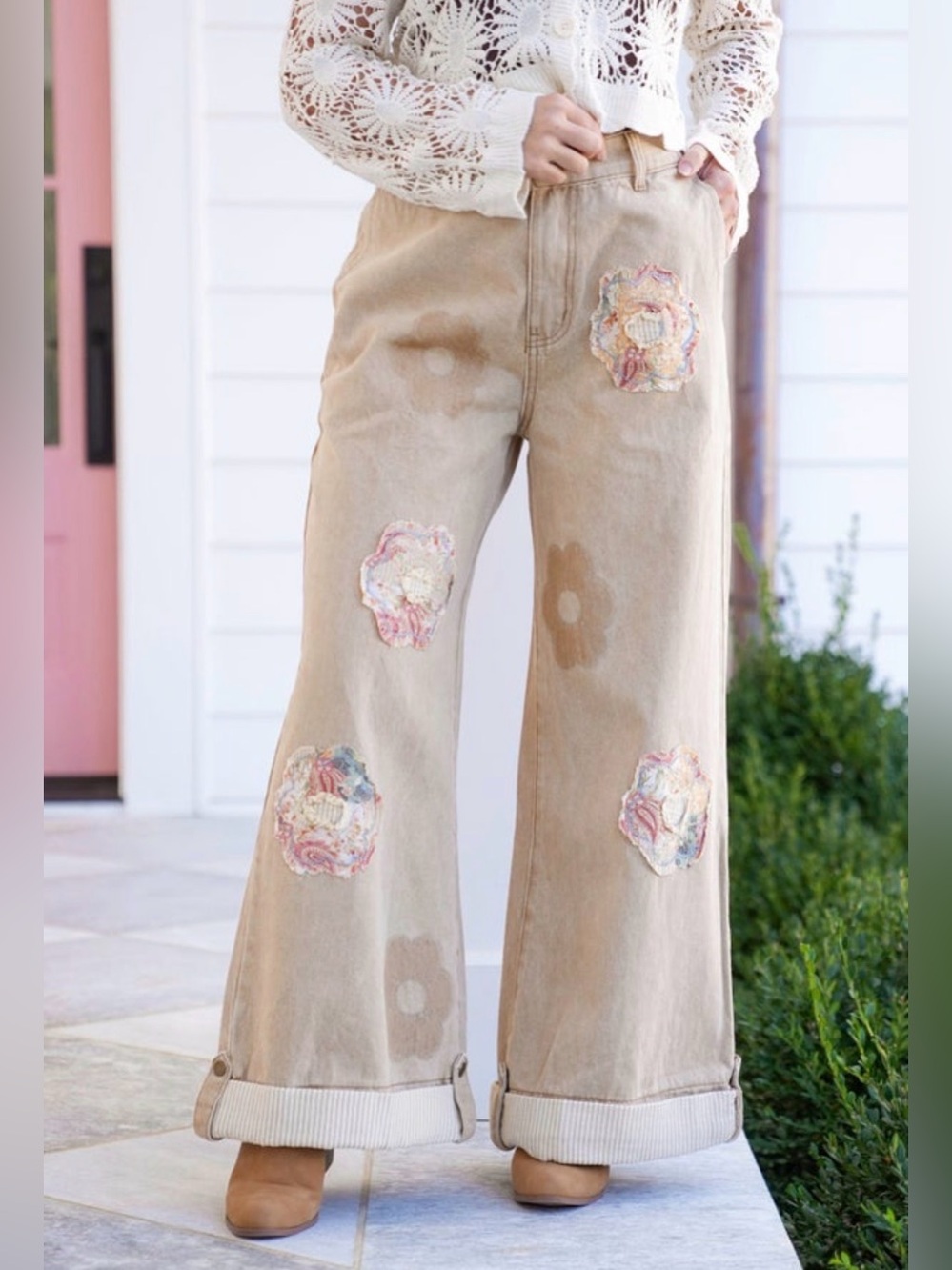 POL Boho Sand Wide-Leg Floral Patch Pants - Picture 3 of 4